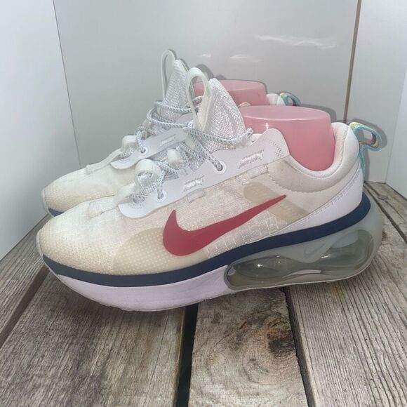 Nike Air Max Infinity 2 White Red Swoosh Women’s Sneakers Size 8 Running Shoes - Picture 5 of 8